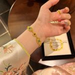 Metal-colored royal pearl open bracelet - Image 2