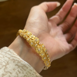 Flower-studded diamond bracelet