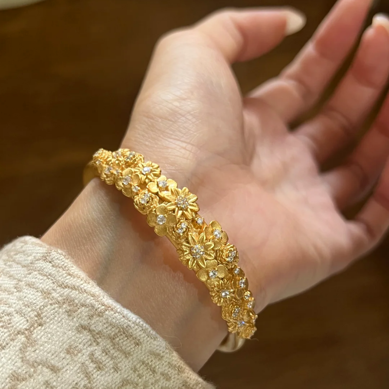 主图-01 Flower-studded diamond bracelet - Image 1